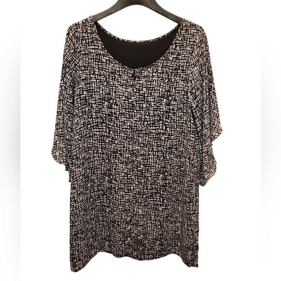 B-Design Dress - Picture 2 of 3